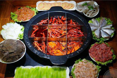 重庆乱劈柴老火锅加盟投资明细分析 聚焦单纯火锅模式